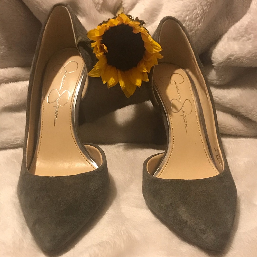 Jessica Simpson heel